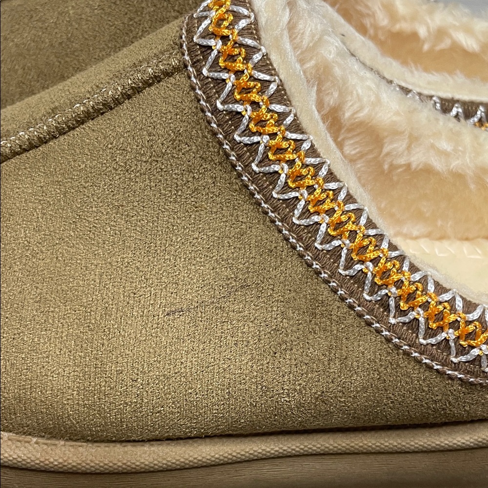 Cozy Tan Slip-On Women's Shoes-NWOT - Picture 7 of 12